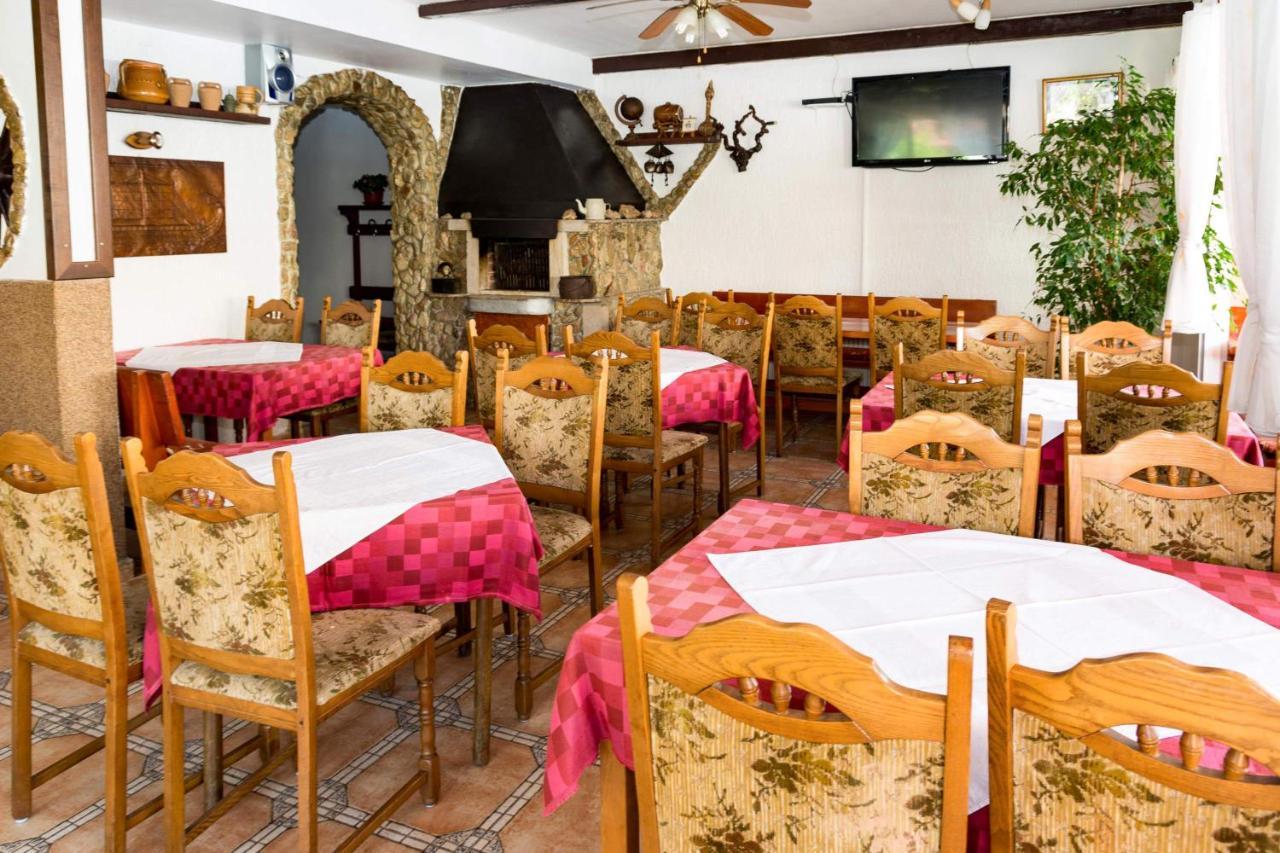 Bed And Breakfast Taverna Miskovic Pag Town Eksteriør bilde