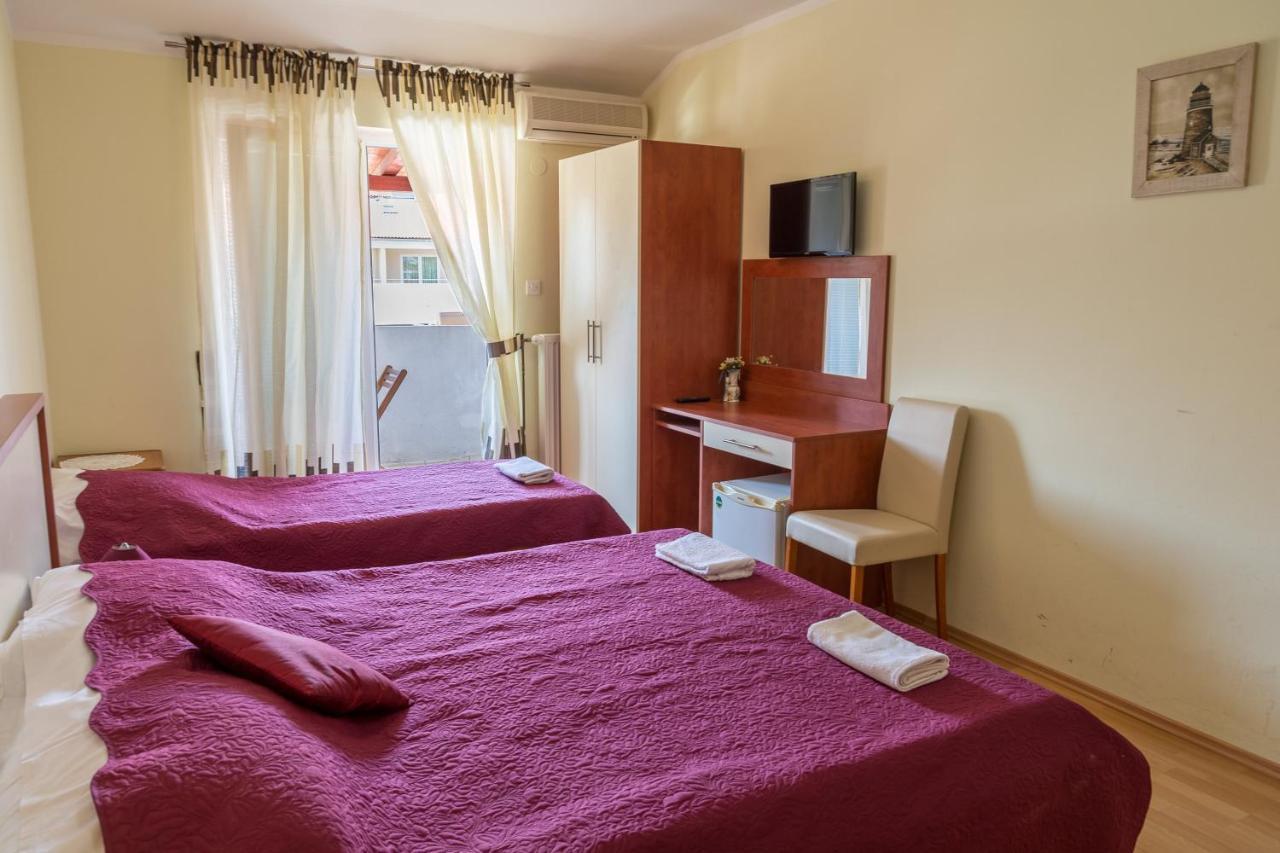 Bed And Breakfast Taverna Miskovic Pag Town Eksteriør bilde